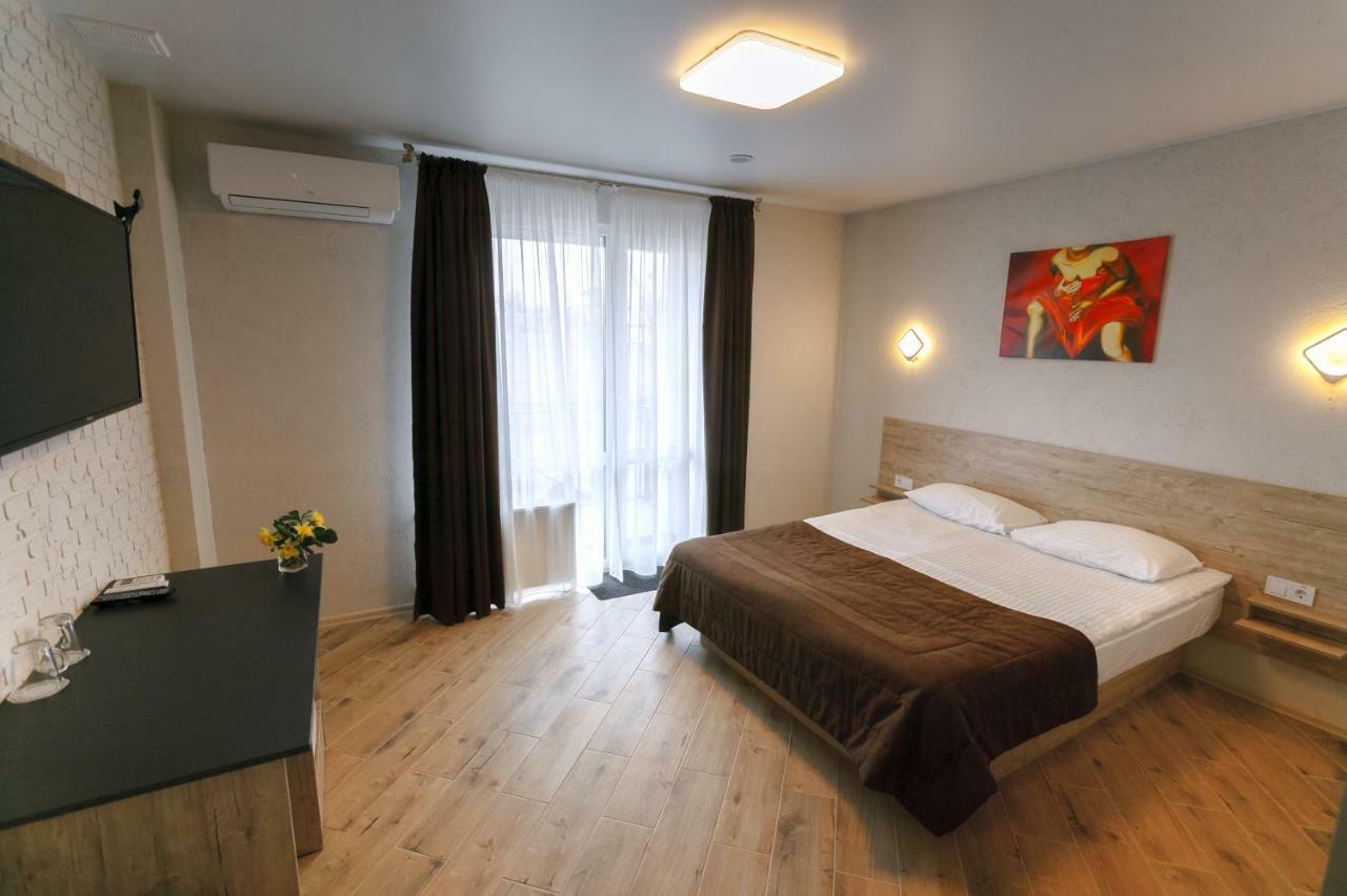 Raziotel Rishelyevskiy Kherson Bagian luar foto