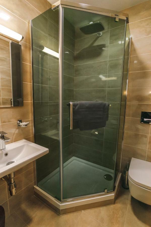 Raziotel Rishelyevskiy Kherson Bagian luar foto